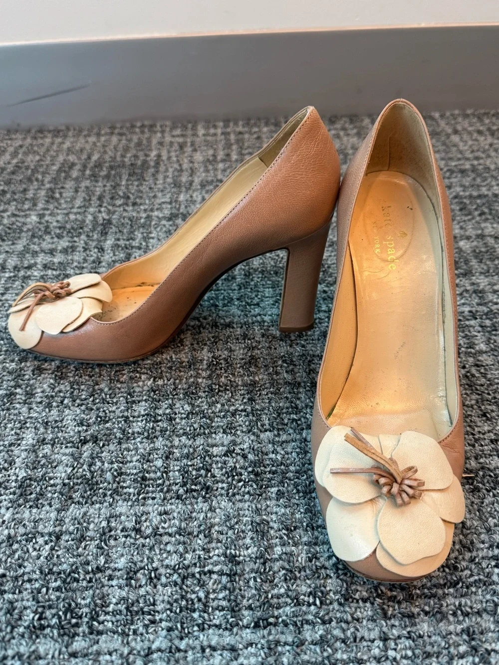Kate Spade “Zaria” leather beige heels